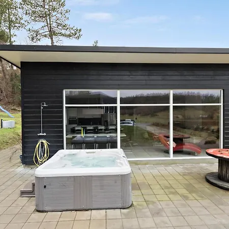 7 Bedroom Beautiful In Эбельтофт